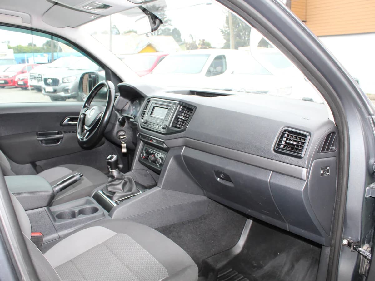 VOLKSWAGEN Amarok 2.0 TRENDLINE DIESEL 4MOTION 4X4 DOB. CAB. MT 4P 2019 - Imagen 5