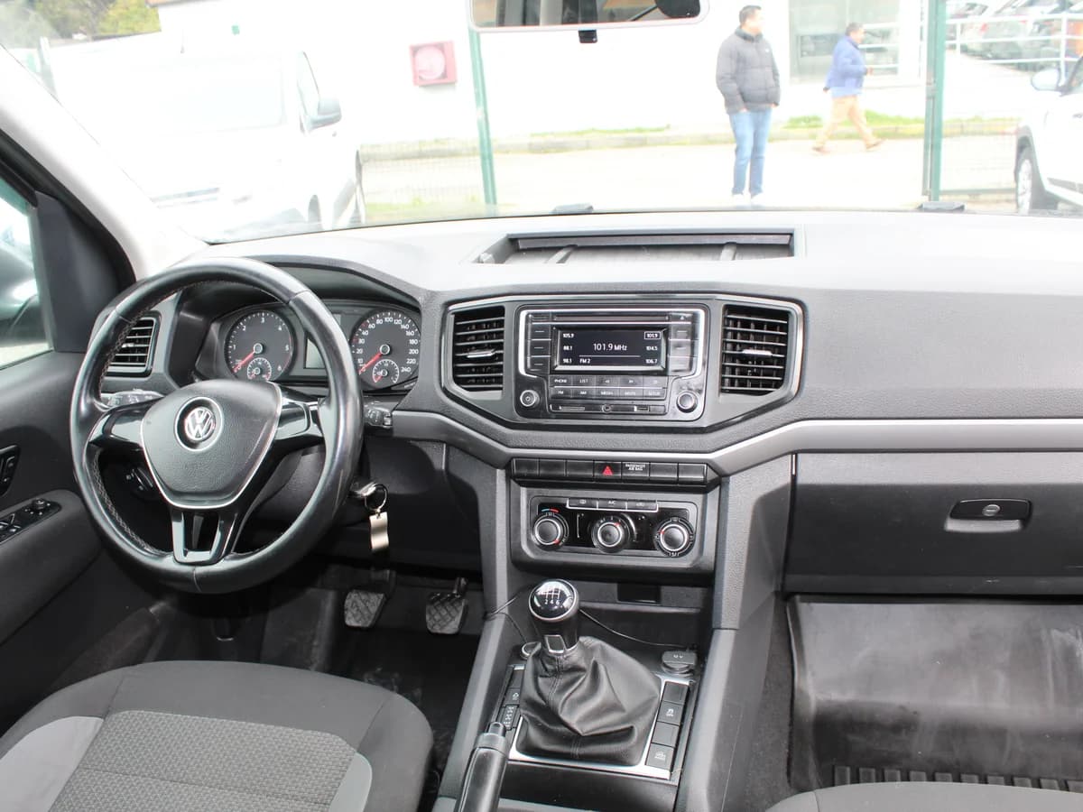 VOLKSWAGEN Amarok 2.0 TRENDLINE DIESEL 4MOTION 4X4 DOB. CAB. MT 4P 2019 - Imagen 7