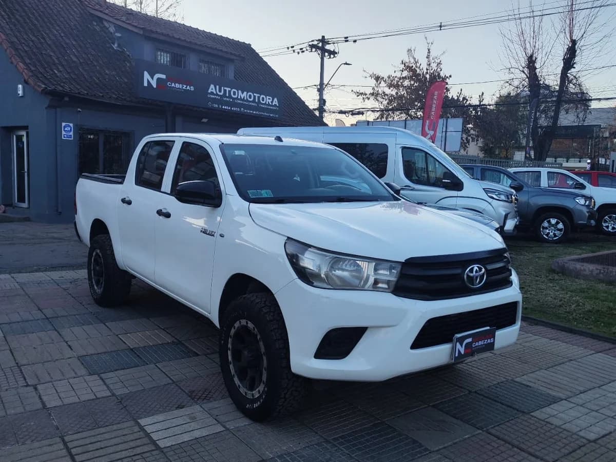 TOYOTA HILUX DX 2.4 2017 - Imagen 1