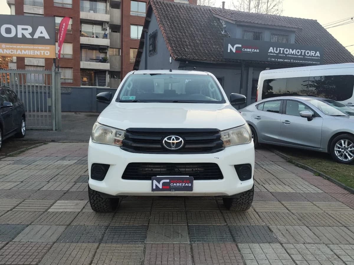 TOYOTA HILUX DX 2.4 2017 - Imagen 3