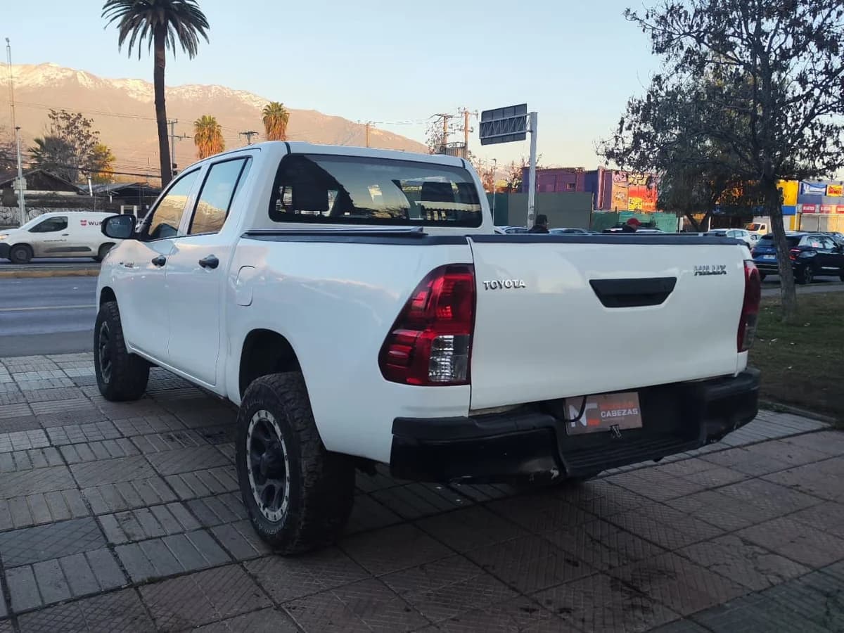 TOYOTA HILUX DX 2.4 2017 - Imagen 7