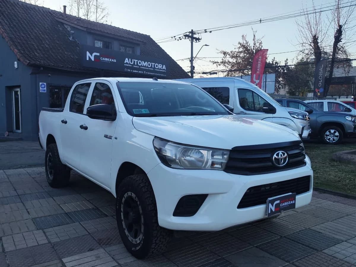 TOYOTA HILUX DX 2.4 2017 - Imagen 8