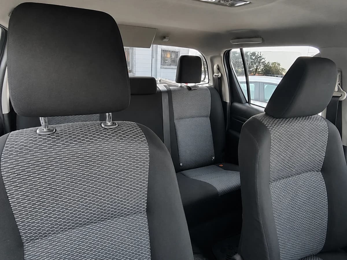 TOYOTA HILUX DX 2.4 2017 - Imagen 11