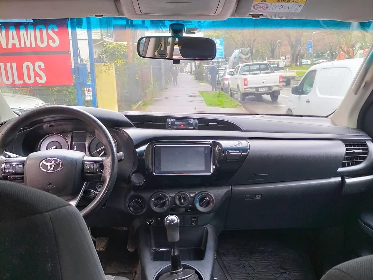 TOYOTA Hilux 2.4 D 4X4 2022 - Imagen 9