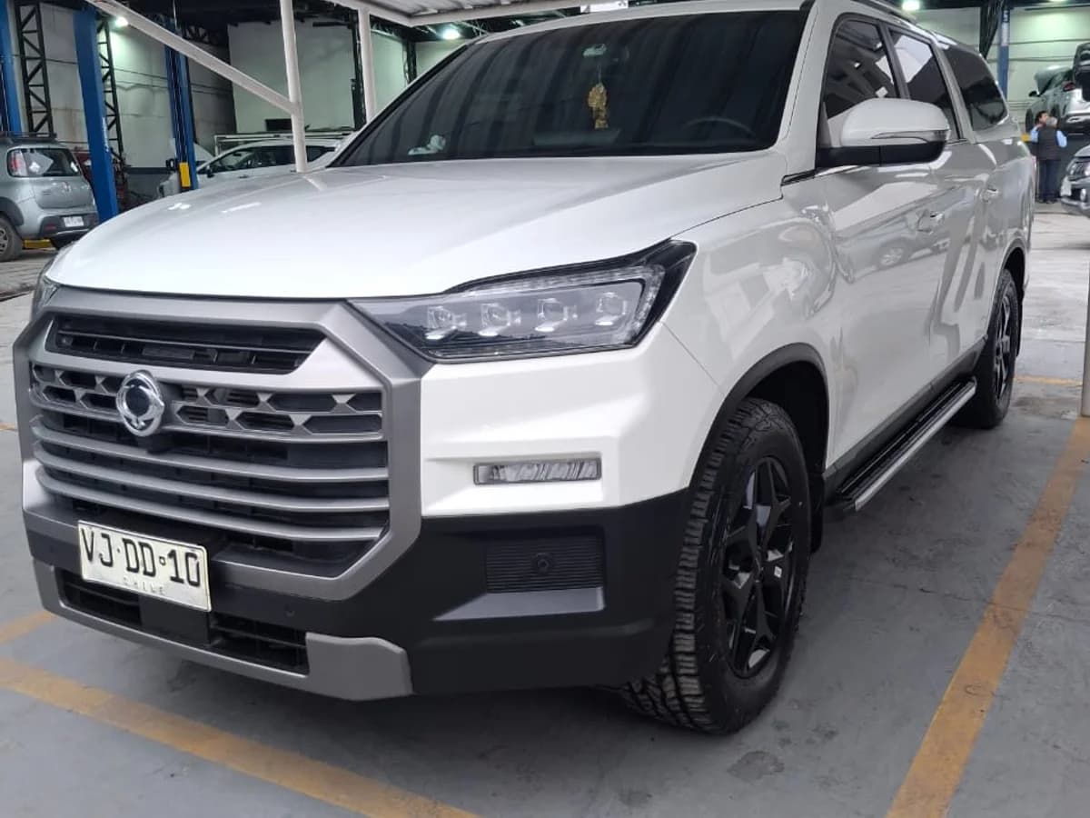 SSANGYONG Musso 2.2 TD LIMITED PLUS DIESEL 4WD AT6 2025 - Imagen 6