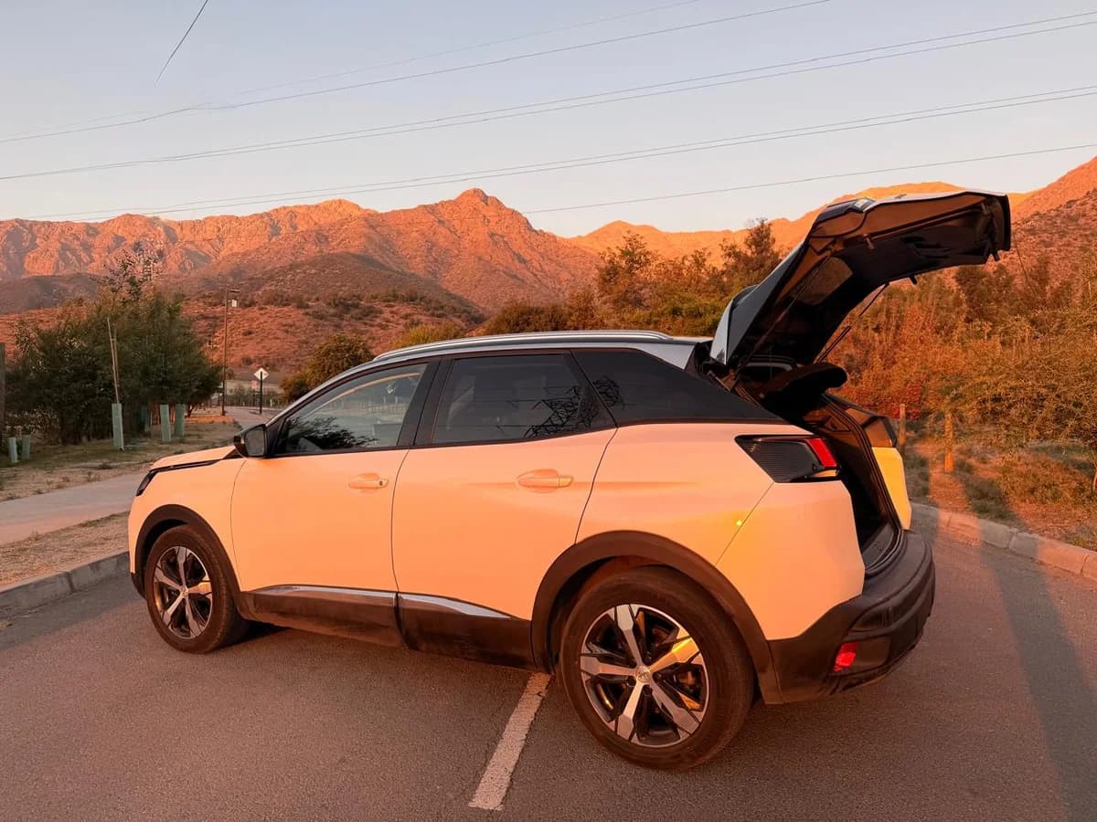 PEUGEOT 3008 ALLURE BLUEHDI 130 1.5 2023 - Imagen 8