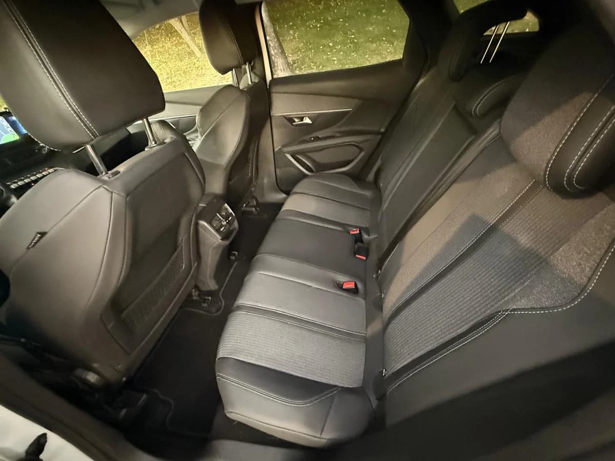 PEUGEOT 3008 ALLURE BLUEHDI 130 1.5 2023 - Imagen 9