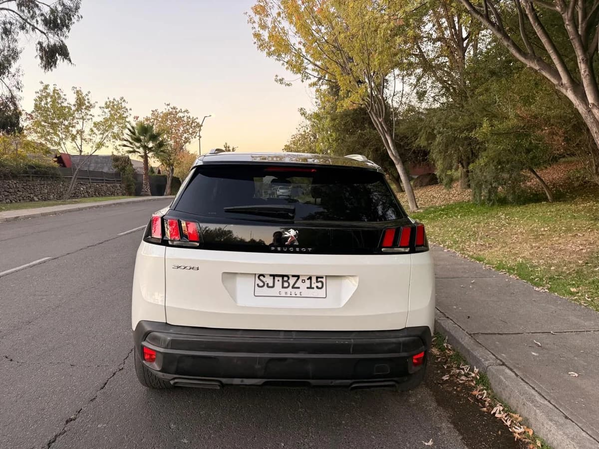 PEUGEOT 3008 ALLURE BLUEHDI 130 1.5 2023 - Imagen 16