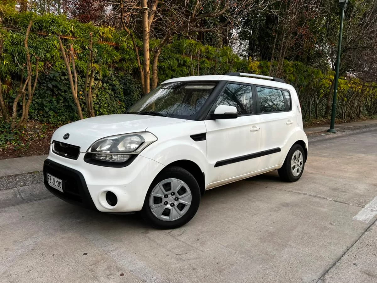 KIA Soul LX 1.6L MT6 año 2014 - Imagen 3