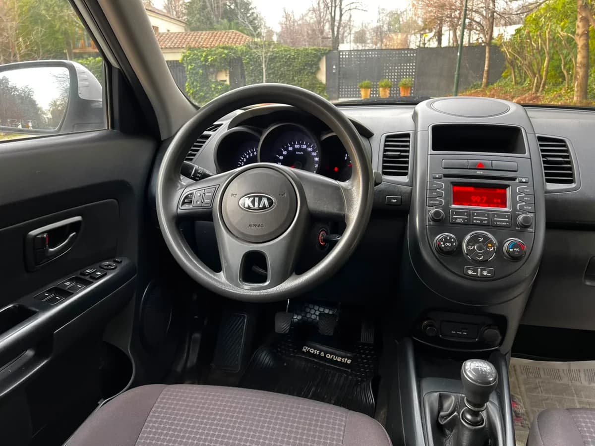 KIA Soul LX 1.6L MT6 año 2014 - Imagen 2
