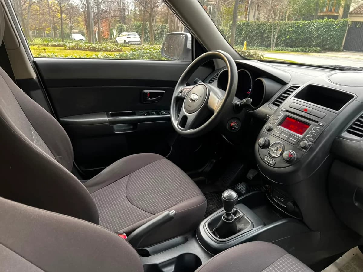 KIA Soul LX 1.6L MT6 año 2014 - Imagen 4