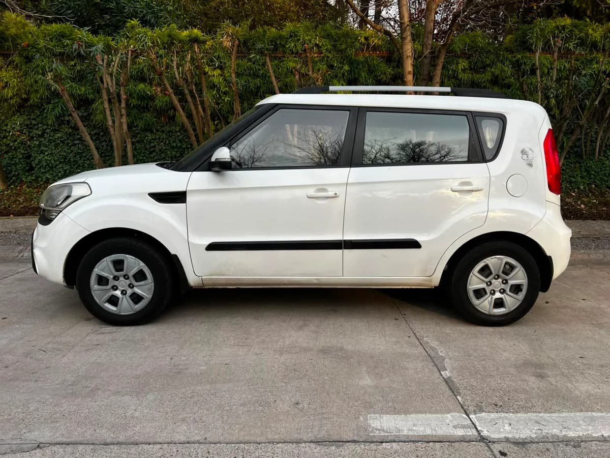 KIA Soul LX 1.6L MT6 año 2014 - Imagen 6