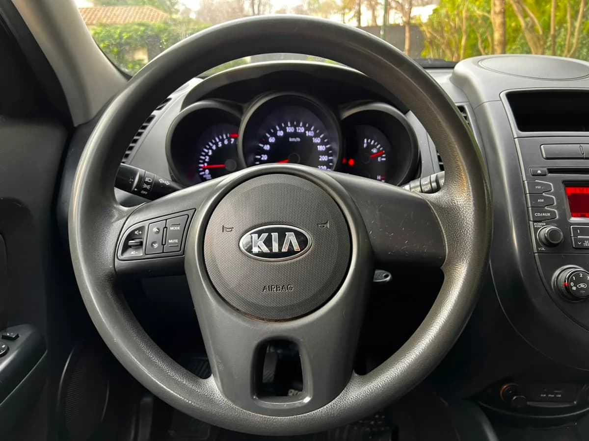 KIA Soul LX 1.6L MT6 año 2014 - Imagen 10
