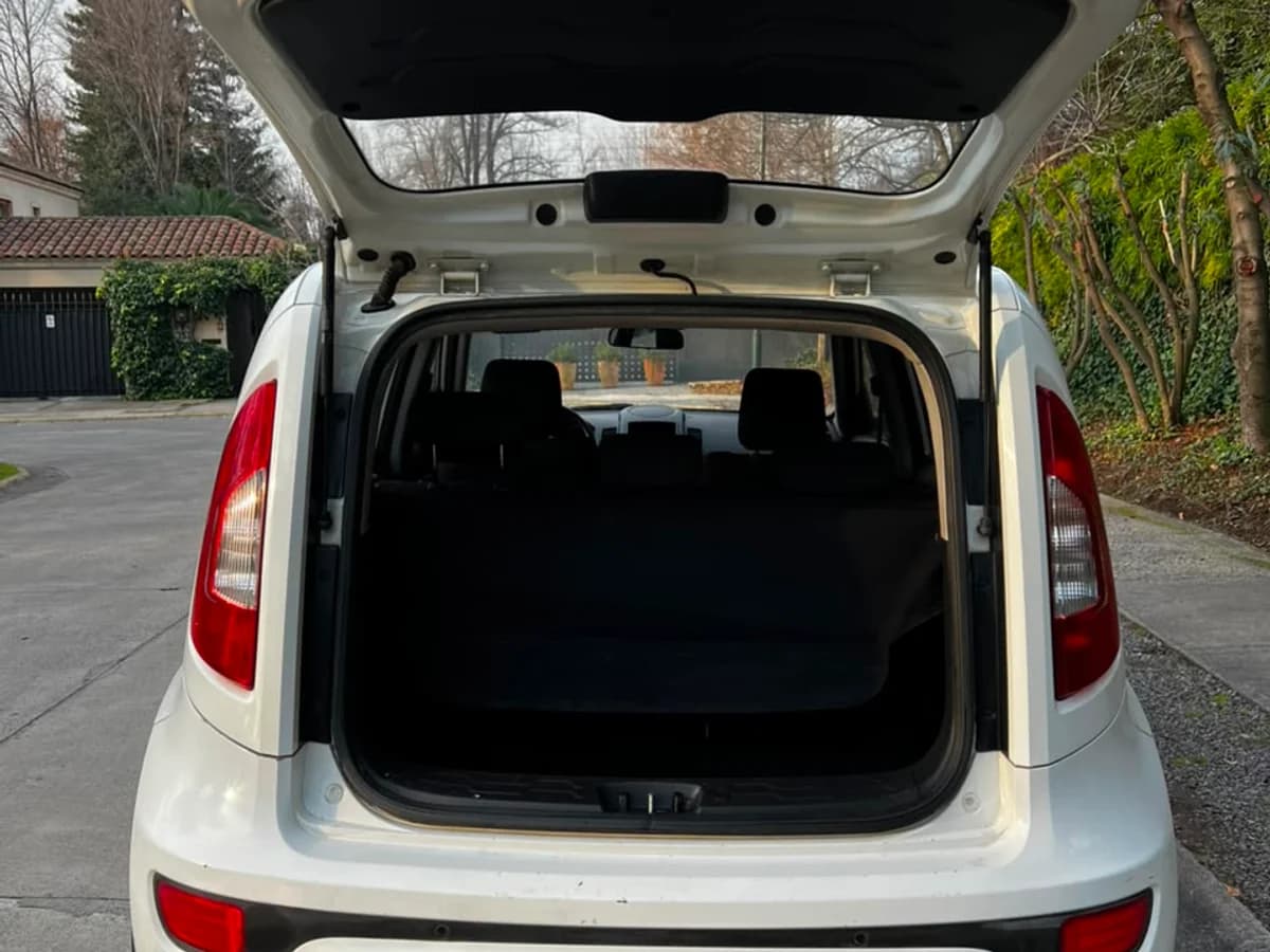 KIA Soul LX 1.6L MT6 año 2014 - Imagen 16