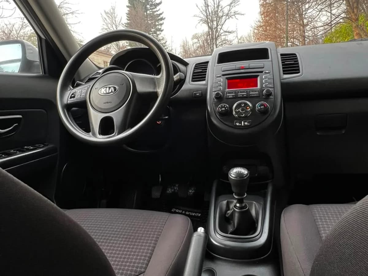 KIA Soul LX 1.6L MT6 año 2014 - Imagen 22