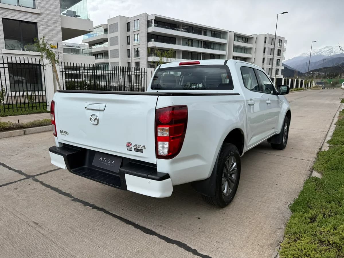 MAZDA BT-50 3.0 Diesel 4X4 Doble Cabina 6AT 2023 - Imagen 6
