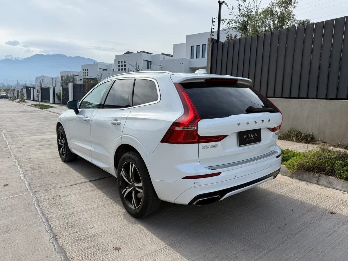 VOLVO XC60 2.0 T6 R-Design AWD MY19 AT 2019 - Imagen 4