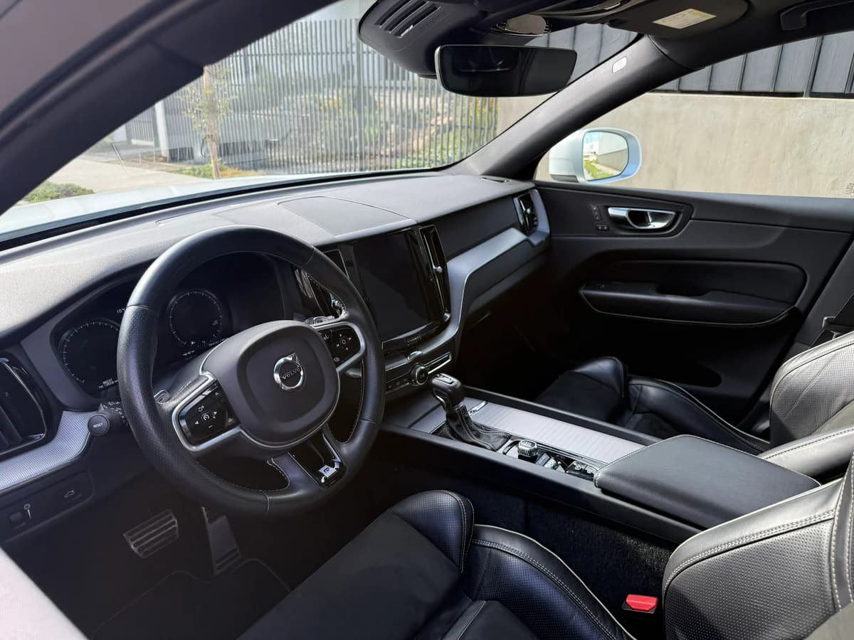 VOLVO XC60 2.0 T6 R-Design AWD MY19 AT 2019 - Imagen 12