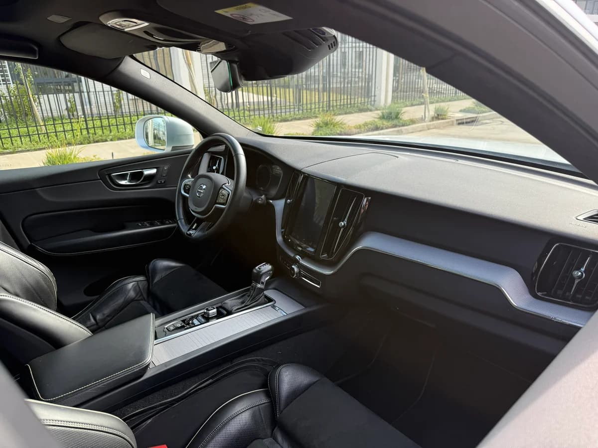 VOLVO XC60 2.0 T6 R-Design AWD MY19 AT 2019 - Imagen 14