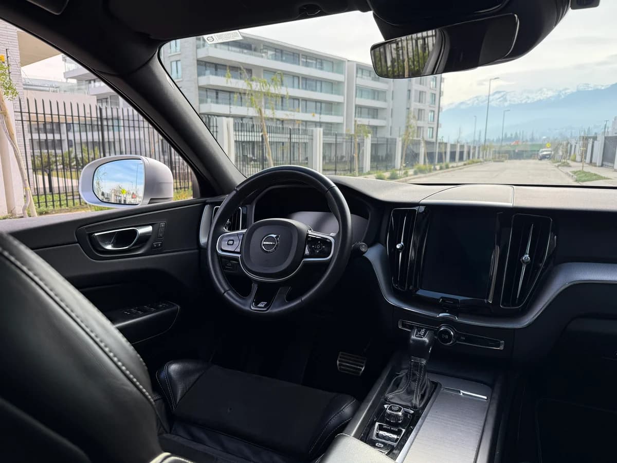 VOLVO XC60 2.0 T6 R-Design AWD MY19 AT 2019 - Imagen 15