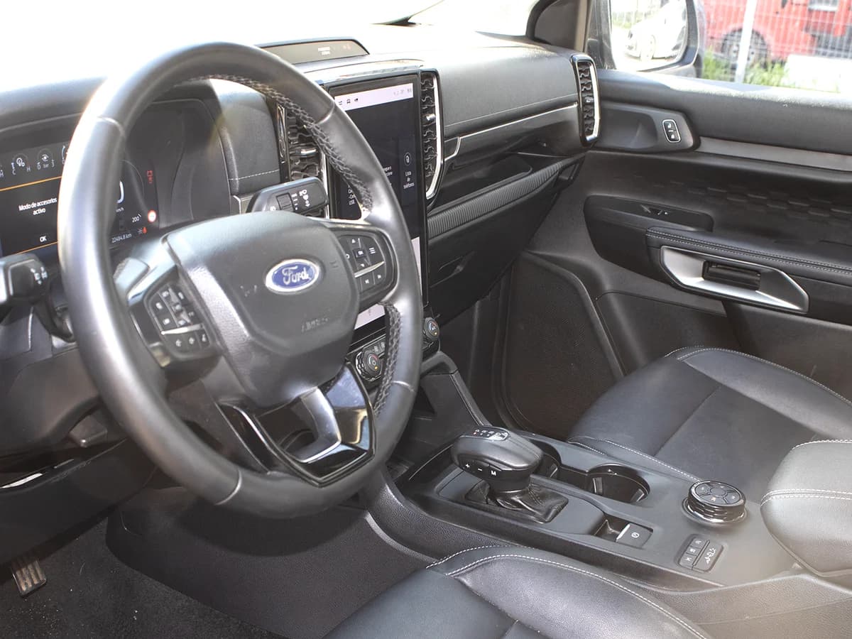 FORD Ranger 3.0 LTD DOBLE CABINA 4X4 AUTOMÁTICA FACTURABLE - Imagen 3
