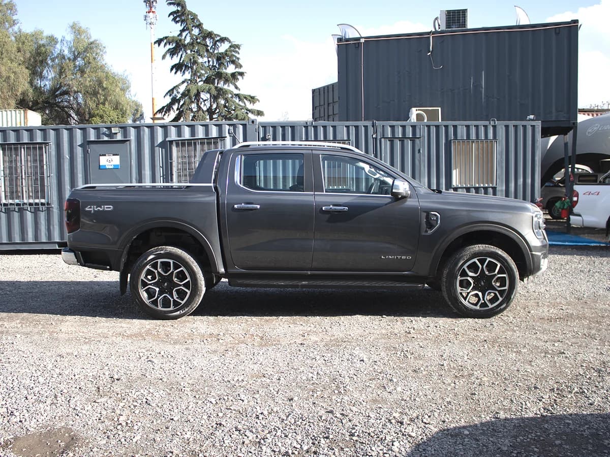FORD Ranger 3.0 LTD DOBLE CABINA 4X4 AUTOMÁTICA FACTURABLE - Imagen 6