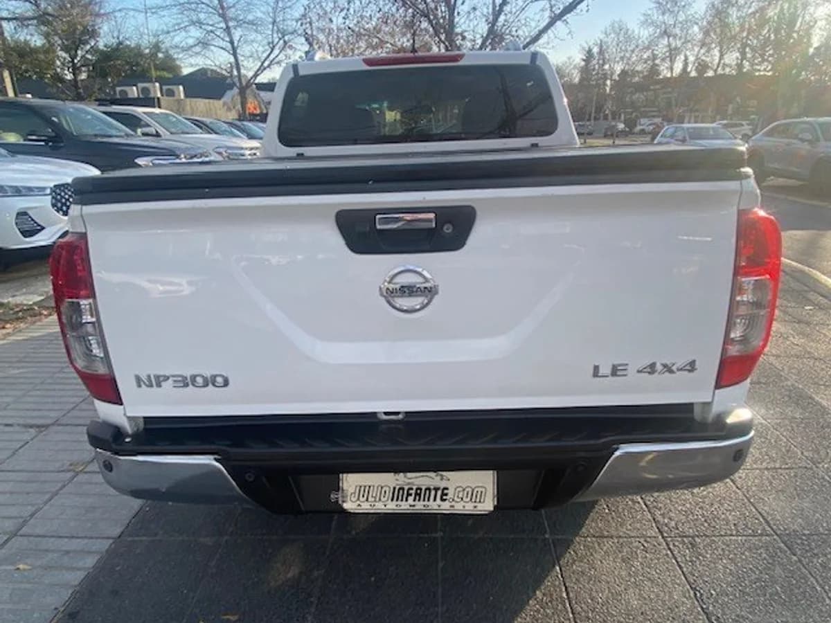 NISSAN NP300 LE 4x4 2.3 Autom. 2017 - Imagen 8