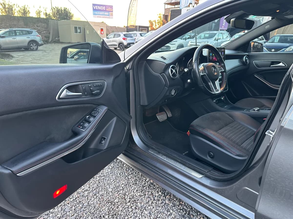 MERCEDES BENZ CLA 220 2.1 CDI AUT LOOK AMG 2014 - Imagen 12
