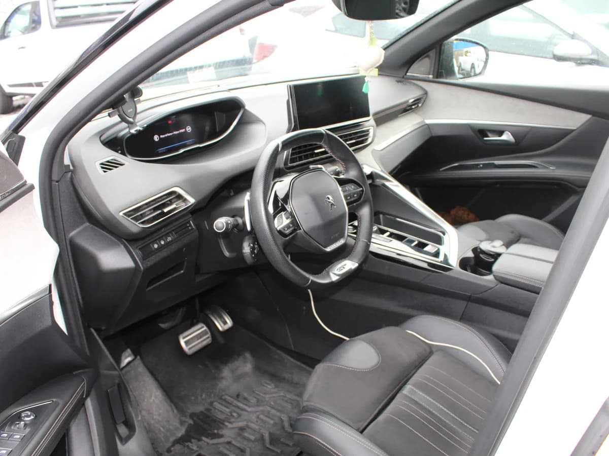 PEUGEOT 5008 GT 1.5 diésel 2023 - Imagen 11