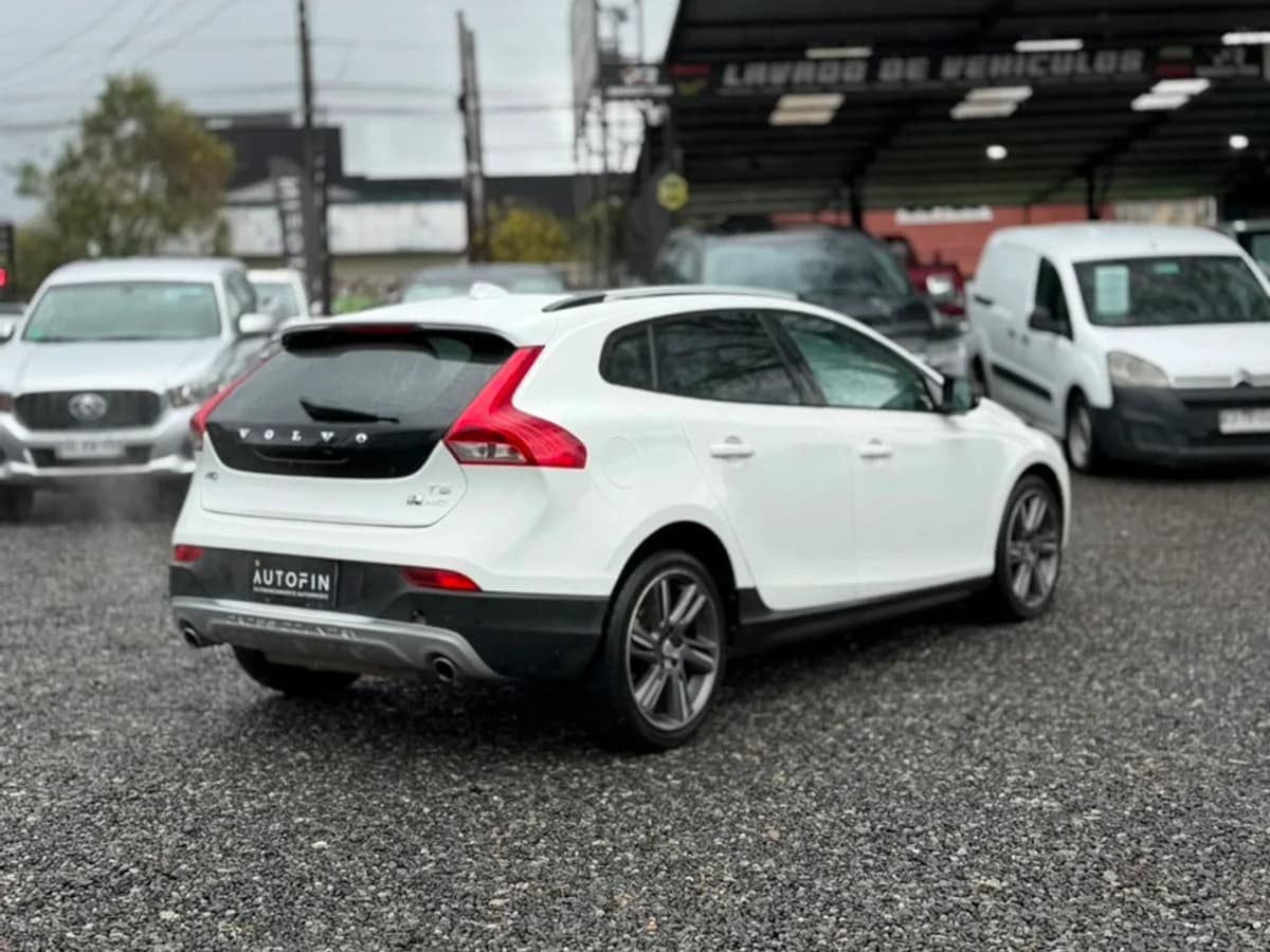 VOLVO V40 2.5 BENCINERA 4X4 AWDAT 5P 2014 - Imagen 7