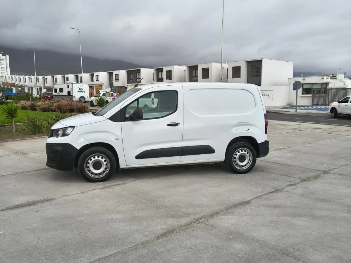 PEUGEOT Partner 1.6 BLUEHDI 2023 - Imagen 3
