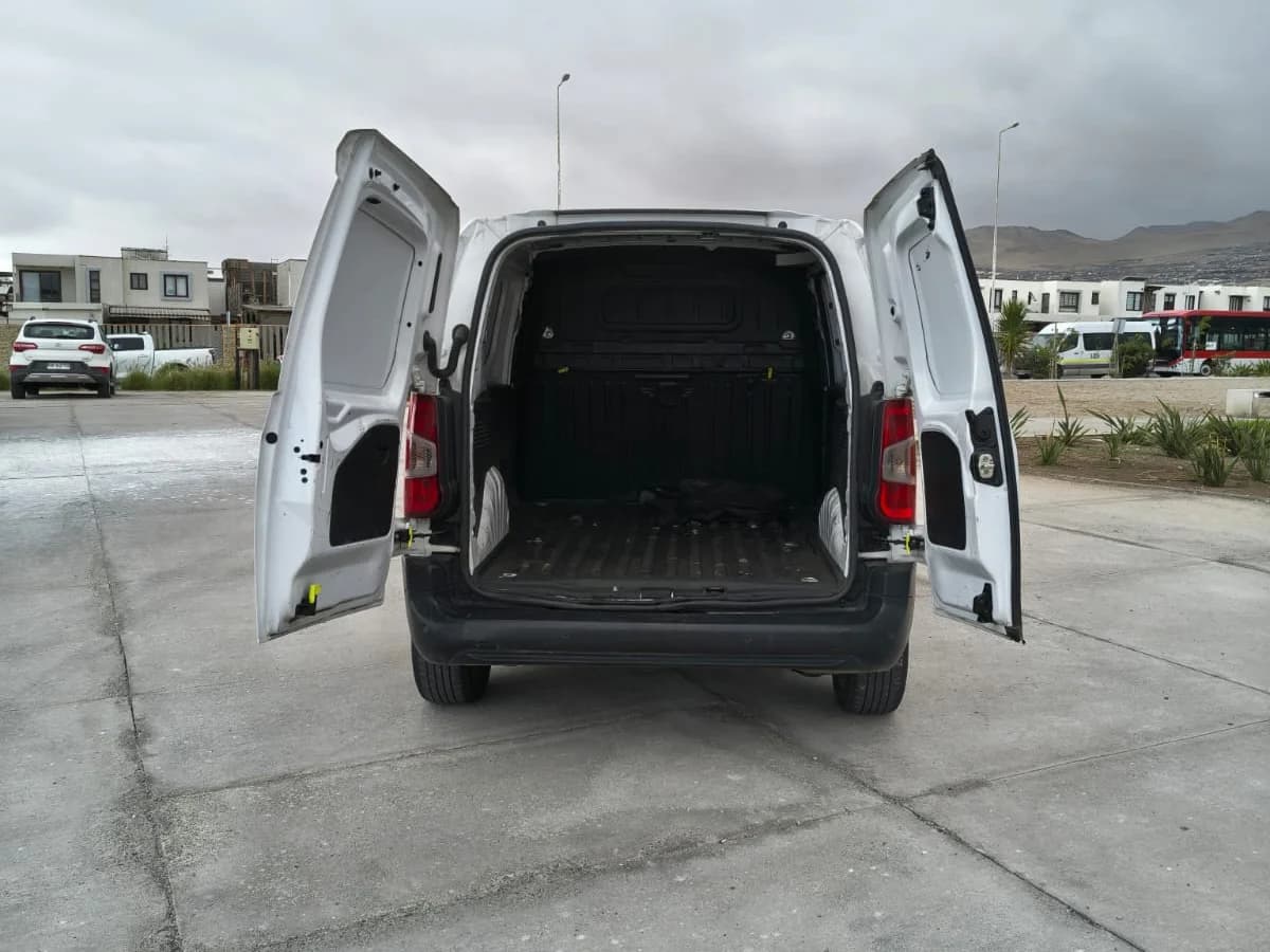 PEUGEOT Partner 1.6 BLUEHDI 2023 - Imagen 8