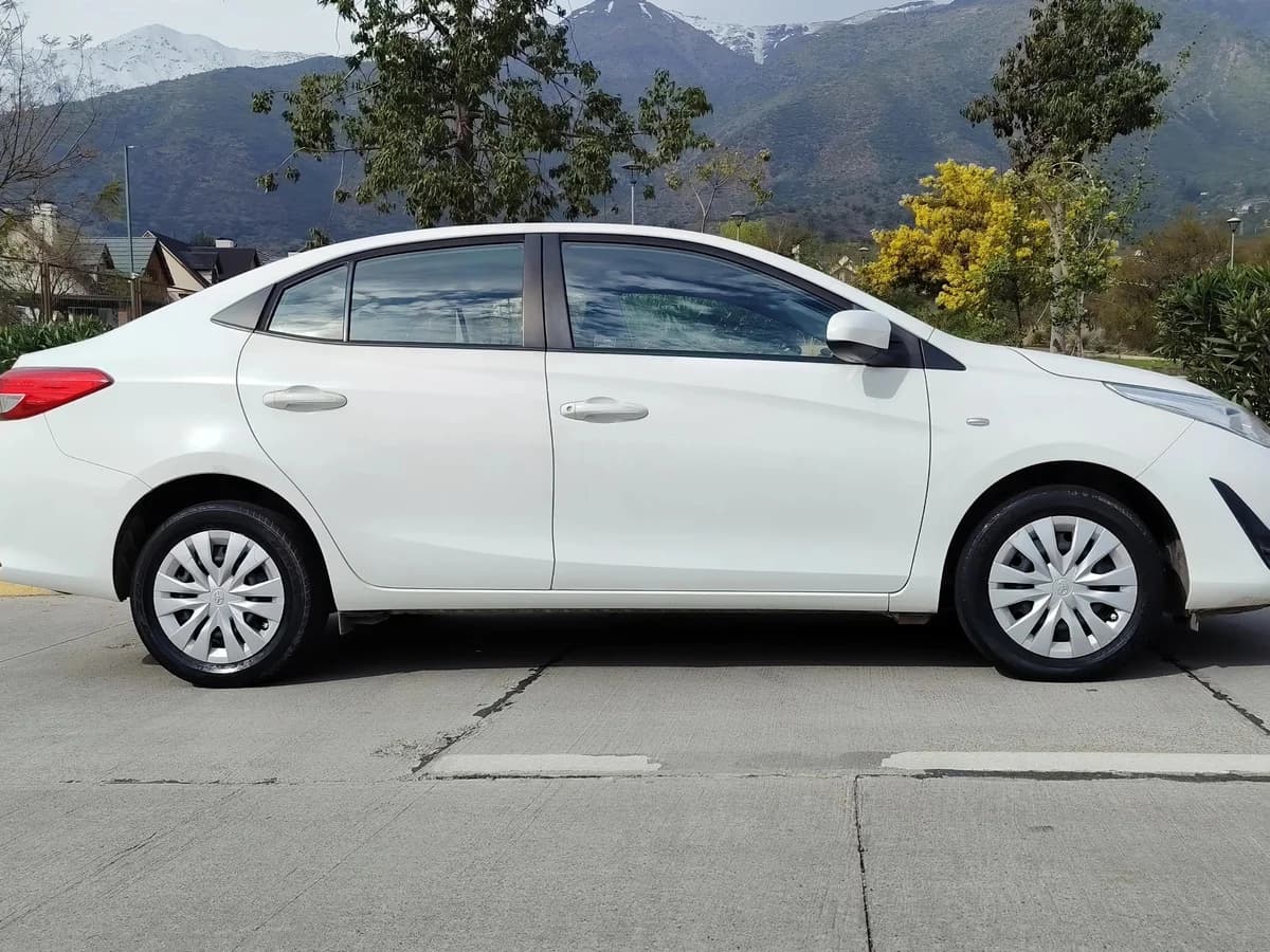 TOYOTA Yaris GLI 1.5 2020 - Imagen 11