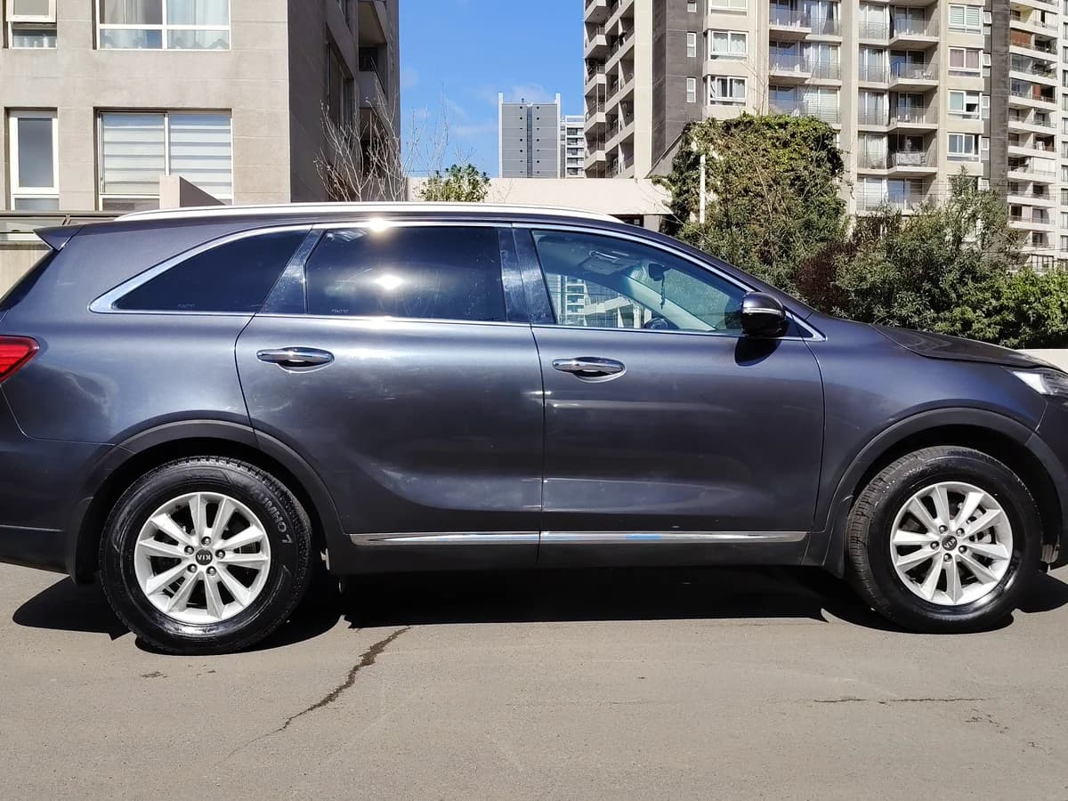 KIA Sorento 2.2 EX DIESEL 2WD 6MT 7P 2020 - Imagen 4