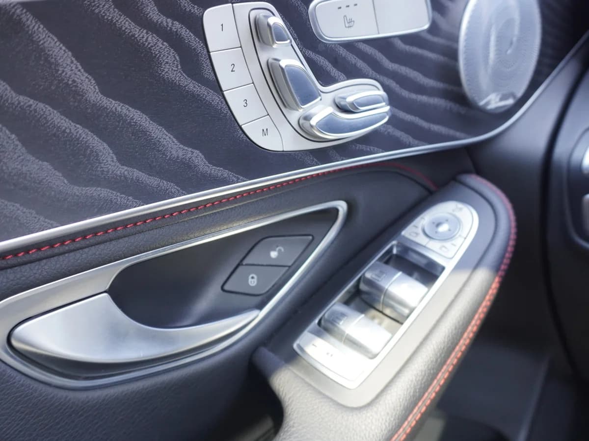 Mercedes Benz GLC 43 Amg 3.0 AT 4Matic año 2018 - Imagen 31